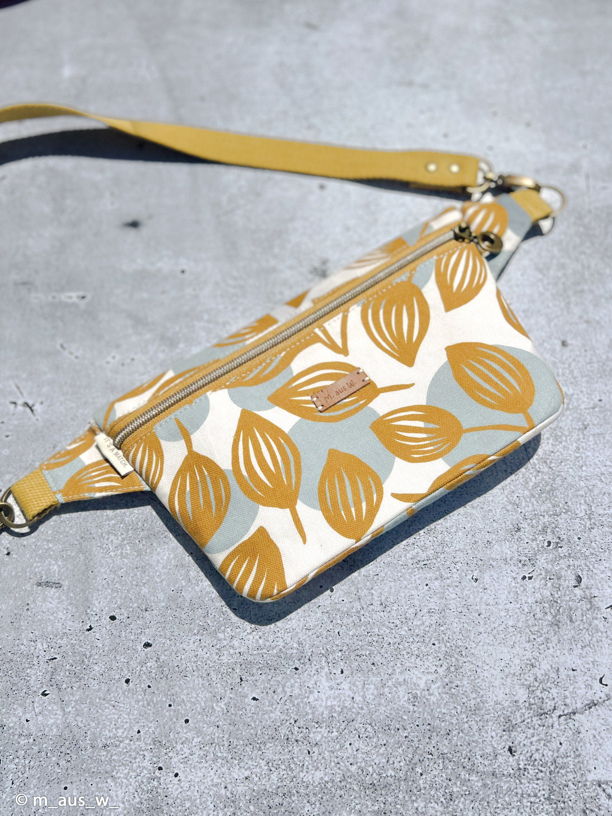 Dots & Leaves by Emjo Design ecru/ocker/dustymint