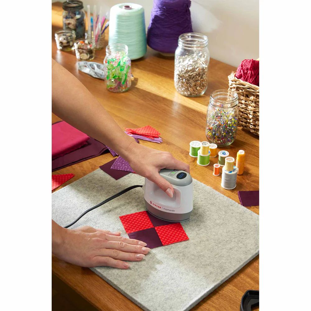 SINGER® MOMENTO™ Mini-Presse
