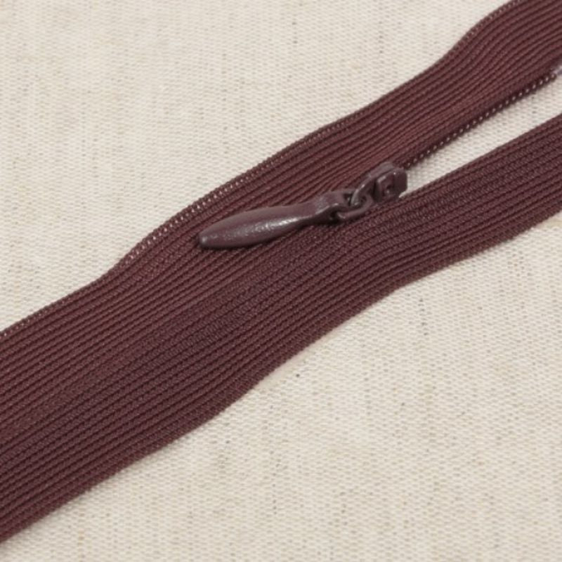 Nahtverdeckter Reissverschluss bis 40cm bordeaux