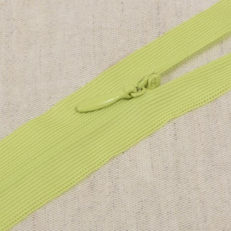 Nahtverdeckter Reissverschluss bis 40cm lime