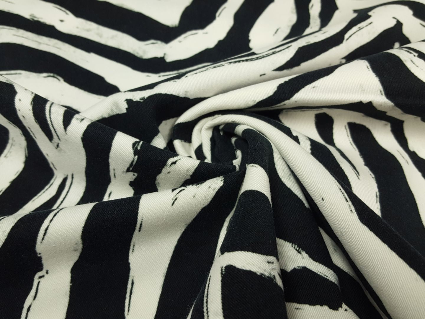 Nero offwhite/schwarz