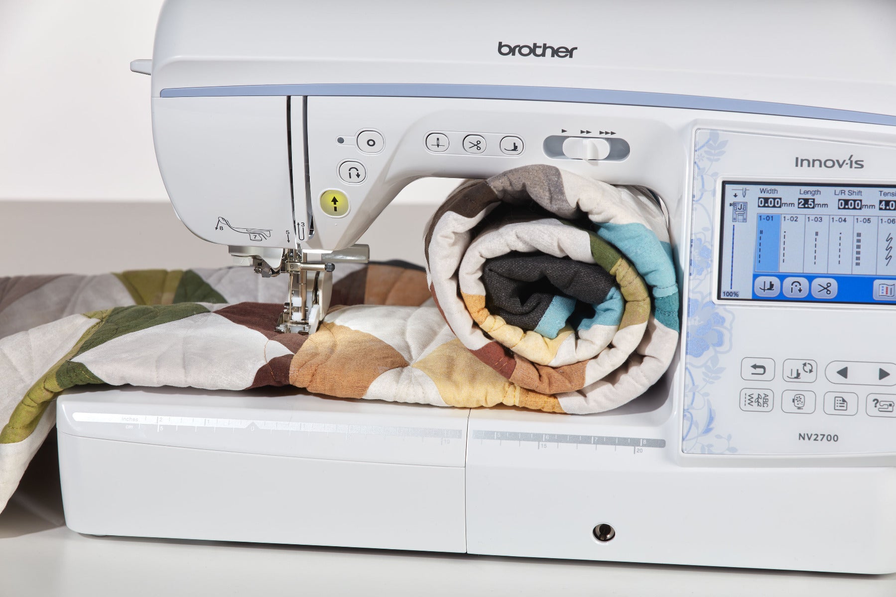 Brother Innov-is NV2700 Näh- und Stickmaschine