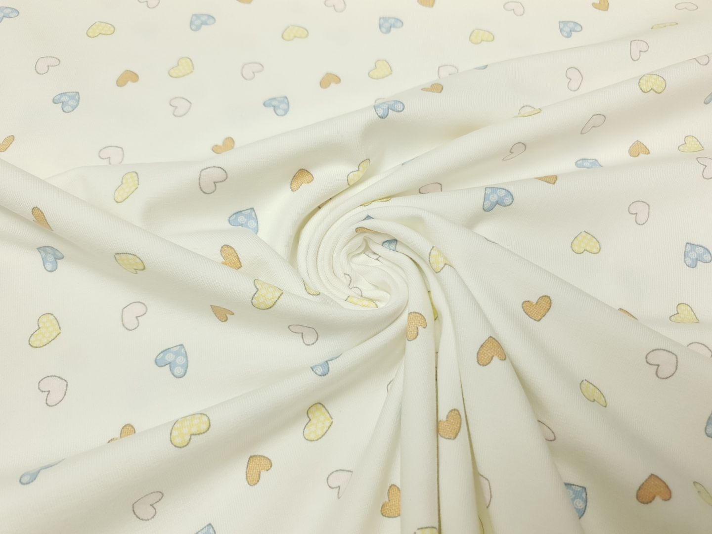 Patchwork Hearts offwhite/blau/rosa/gelb