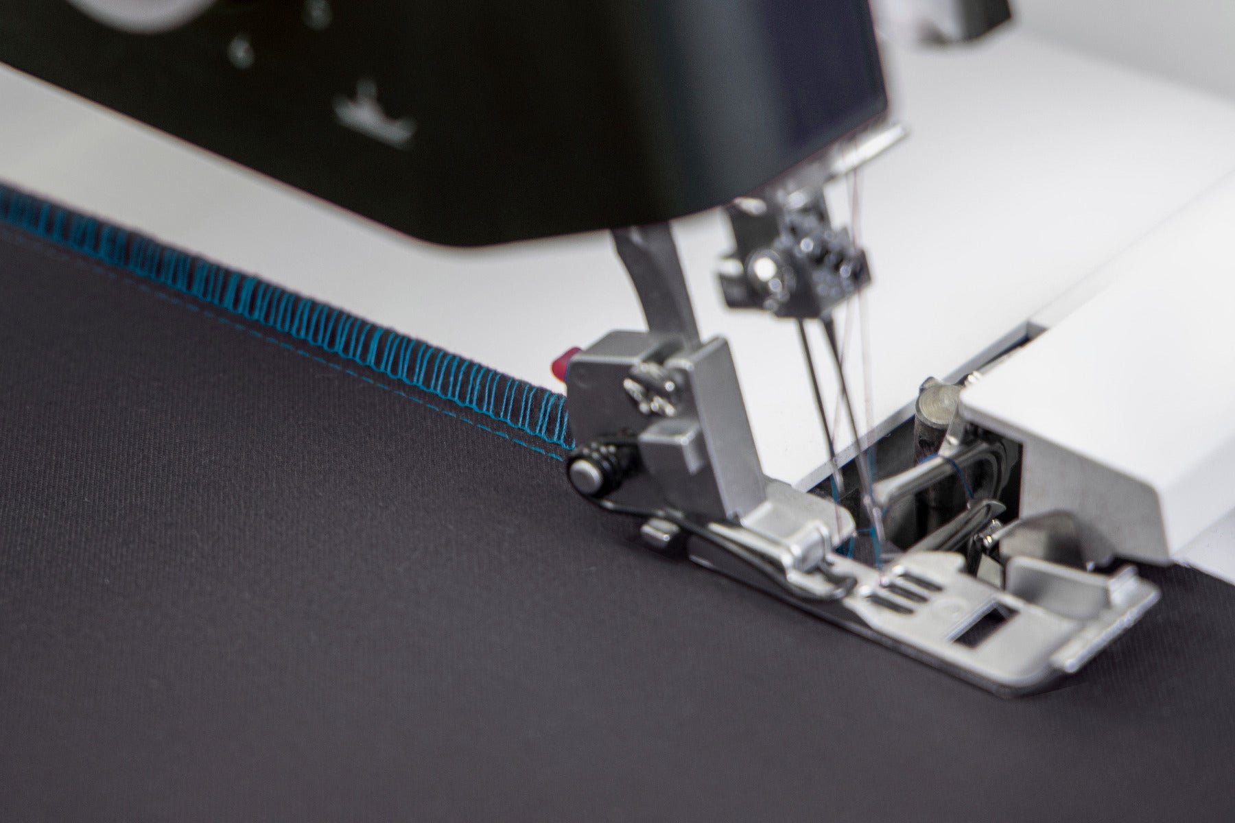 Pfaff Admire Air 6000 Coverlock