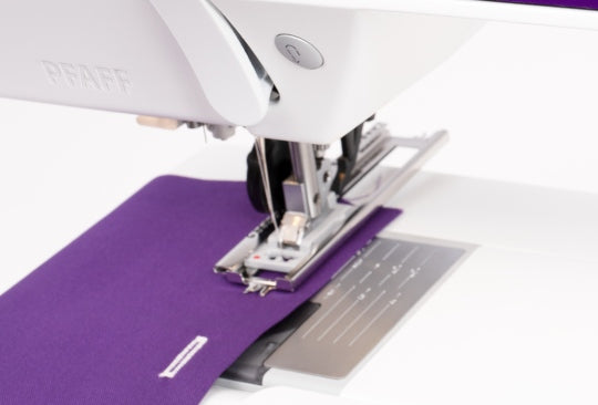 Pfaff expression™ 710 Sensormatic Knopflochfuss