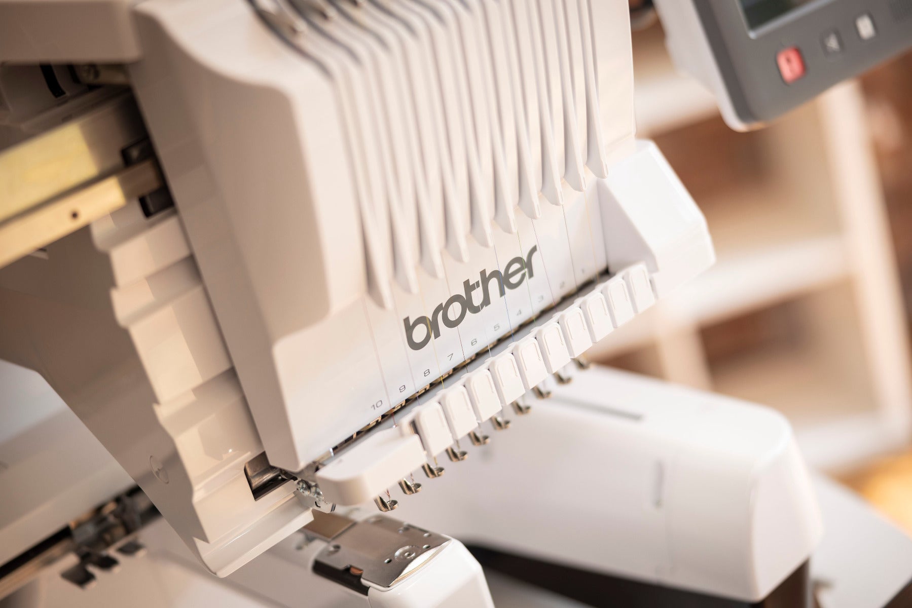 Brother PR1060W Stickmaschine (10 Nadeln)