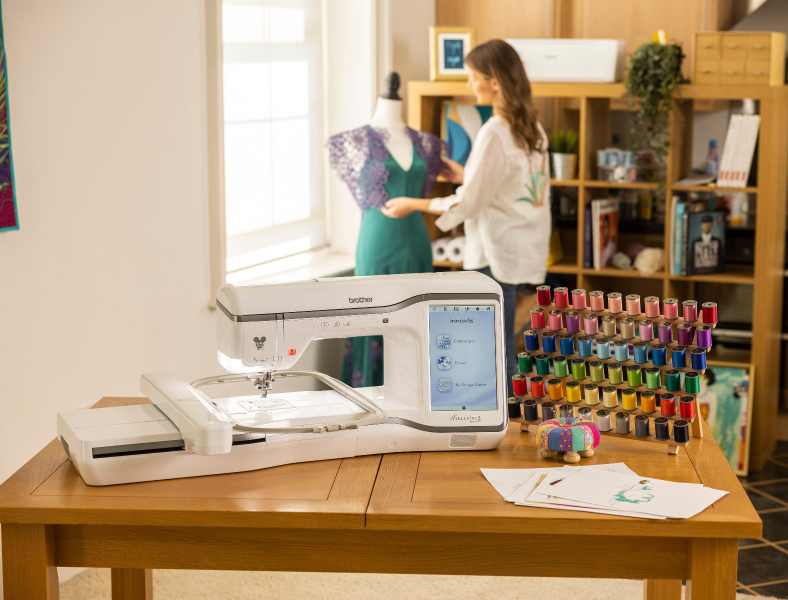 Brother Stellaire XE2 Stickmaschine mit LED-Pointer & Disney