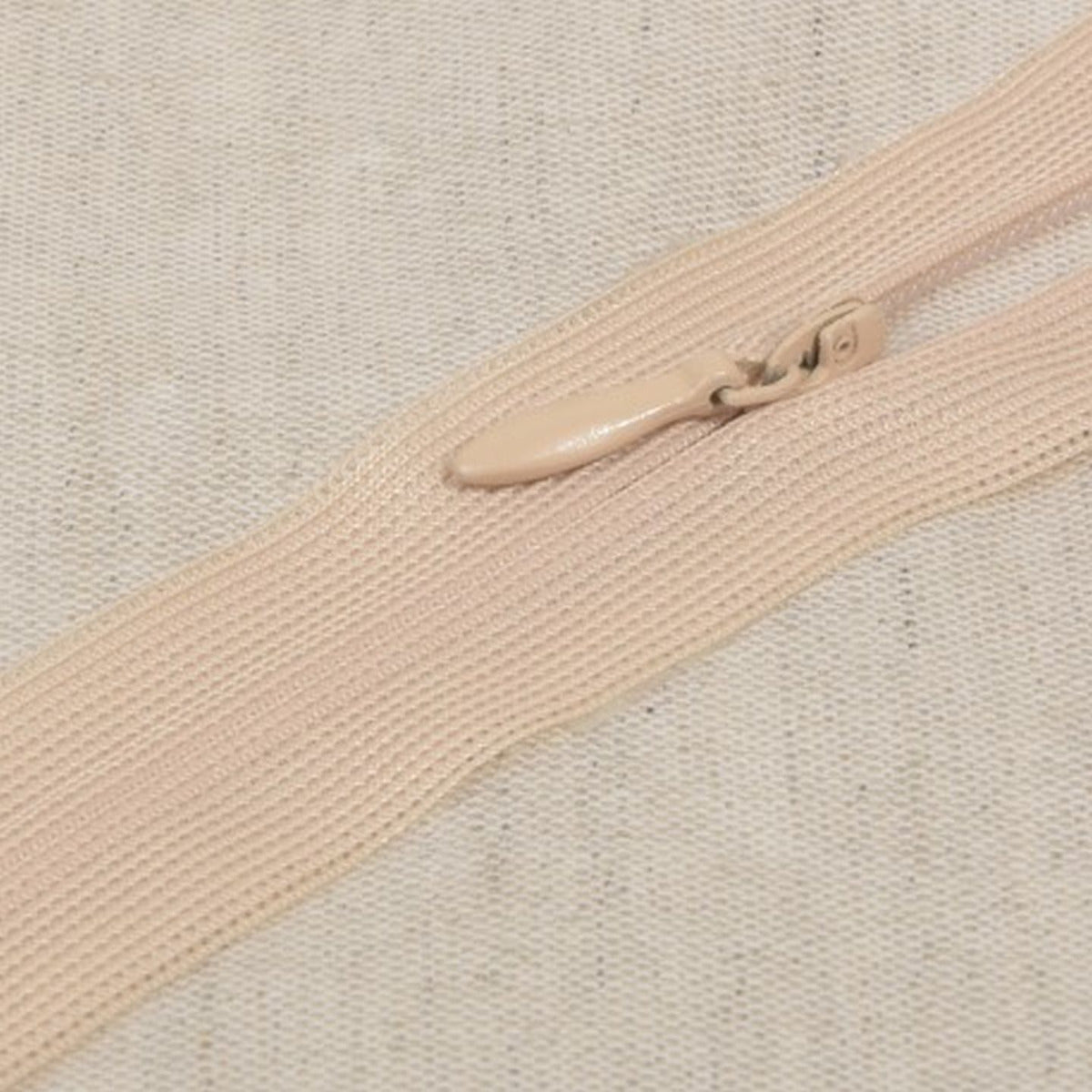 Nahtverdeckter Reissverschluss bis 40cm beige