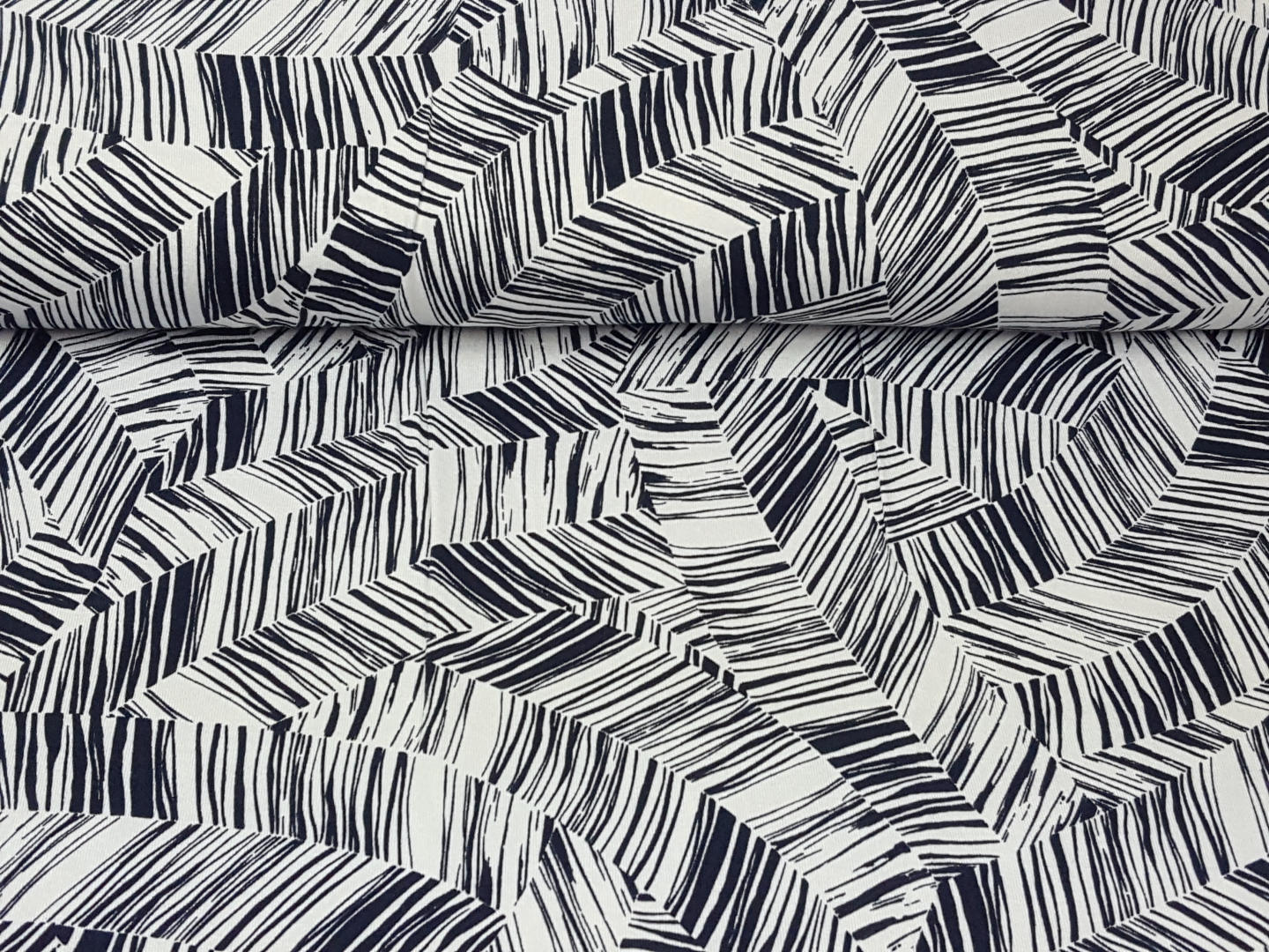 Viskose Jersey Print weiss/nachtblau