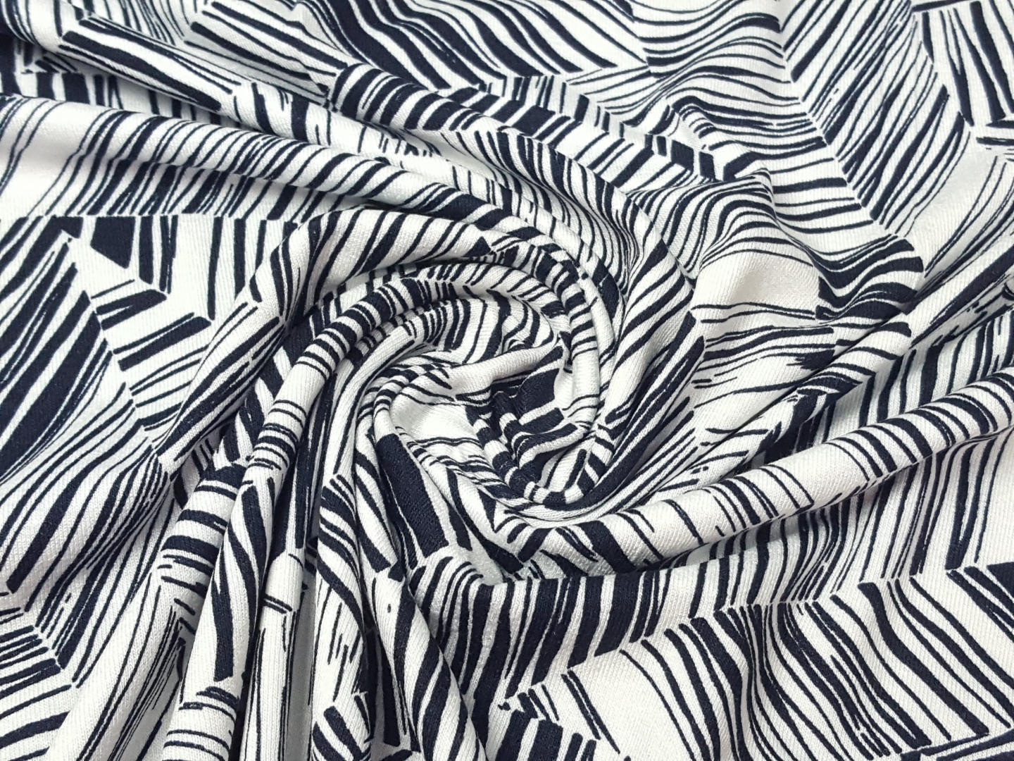 Viskose Jersey Print weiss/nachtblau