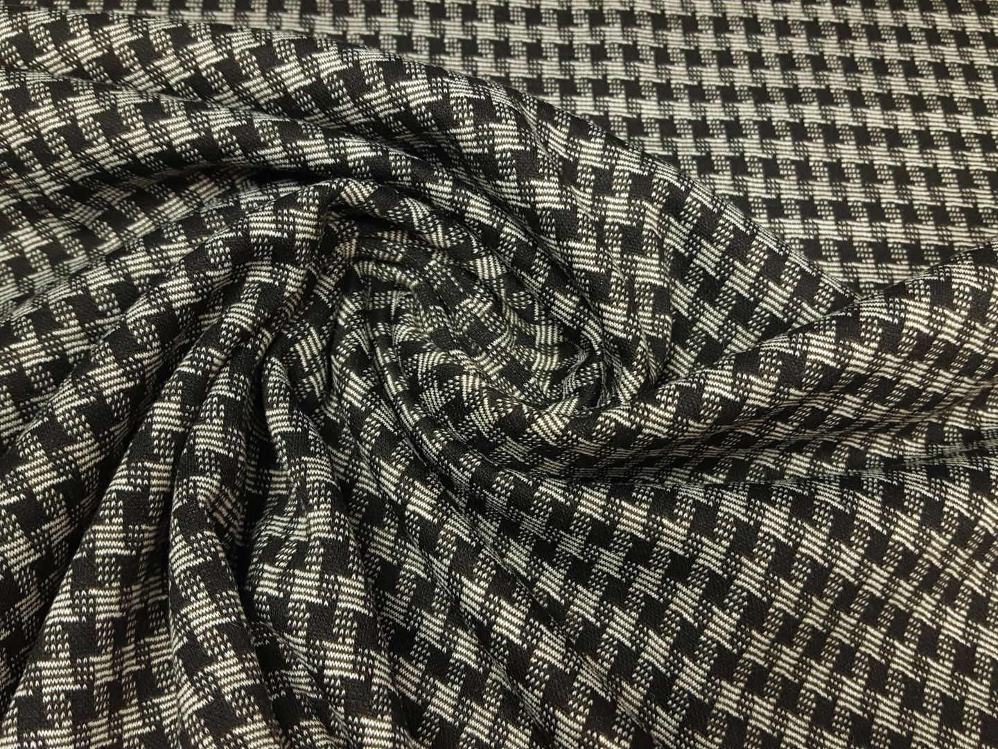 Jacquard ecru/schwarz