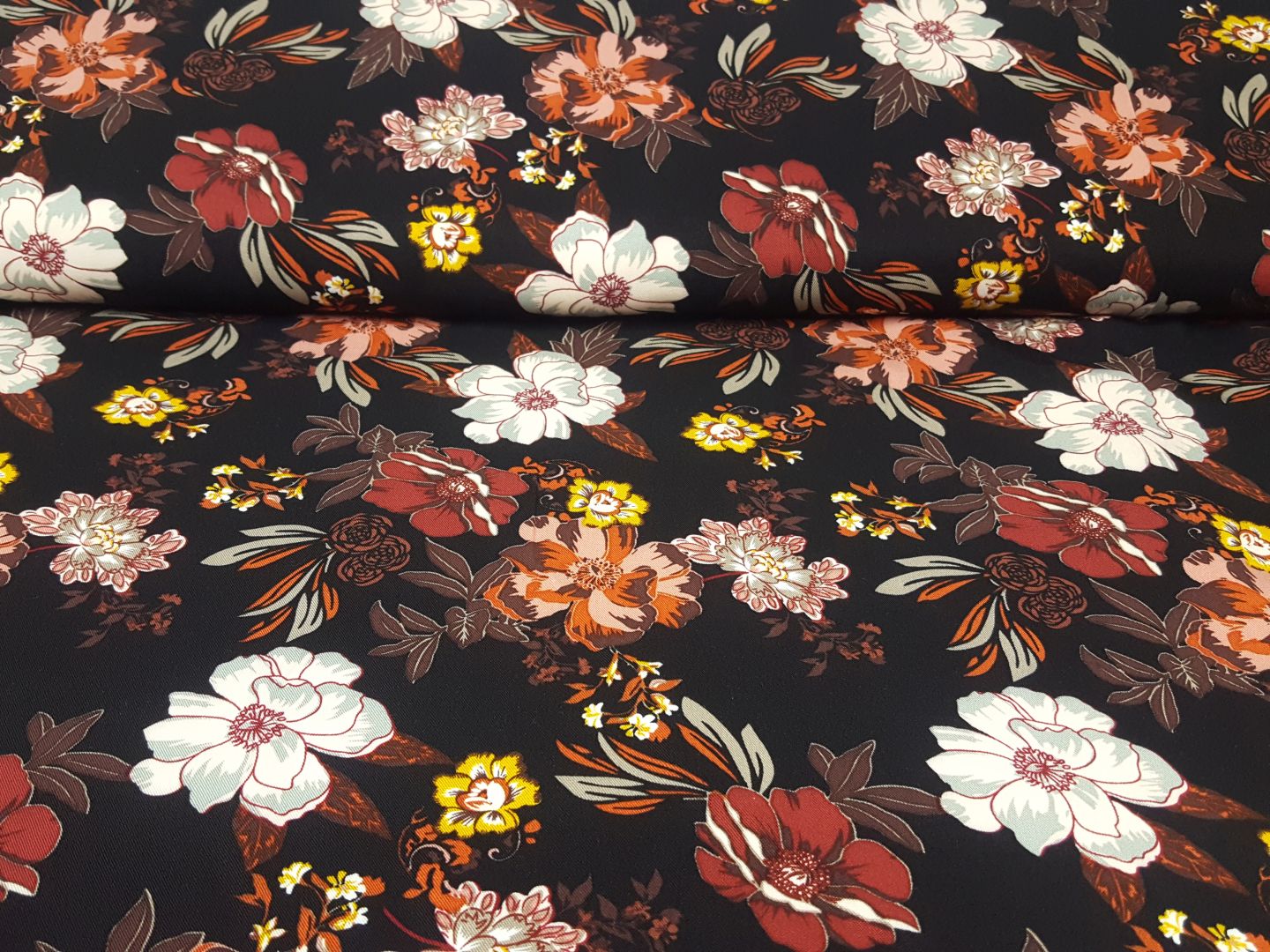 Viskosetwill Flowers schwarz/rost/braun