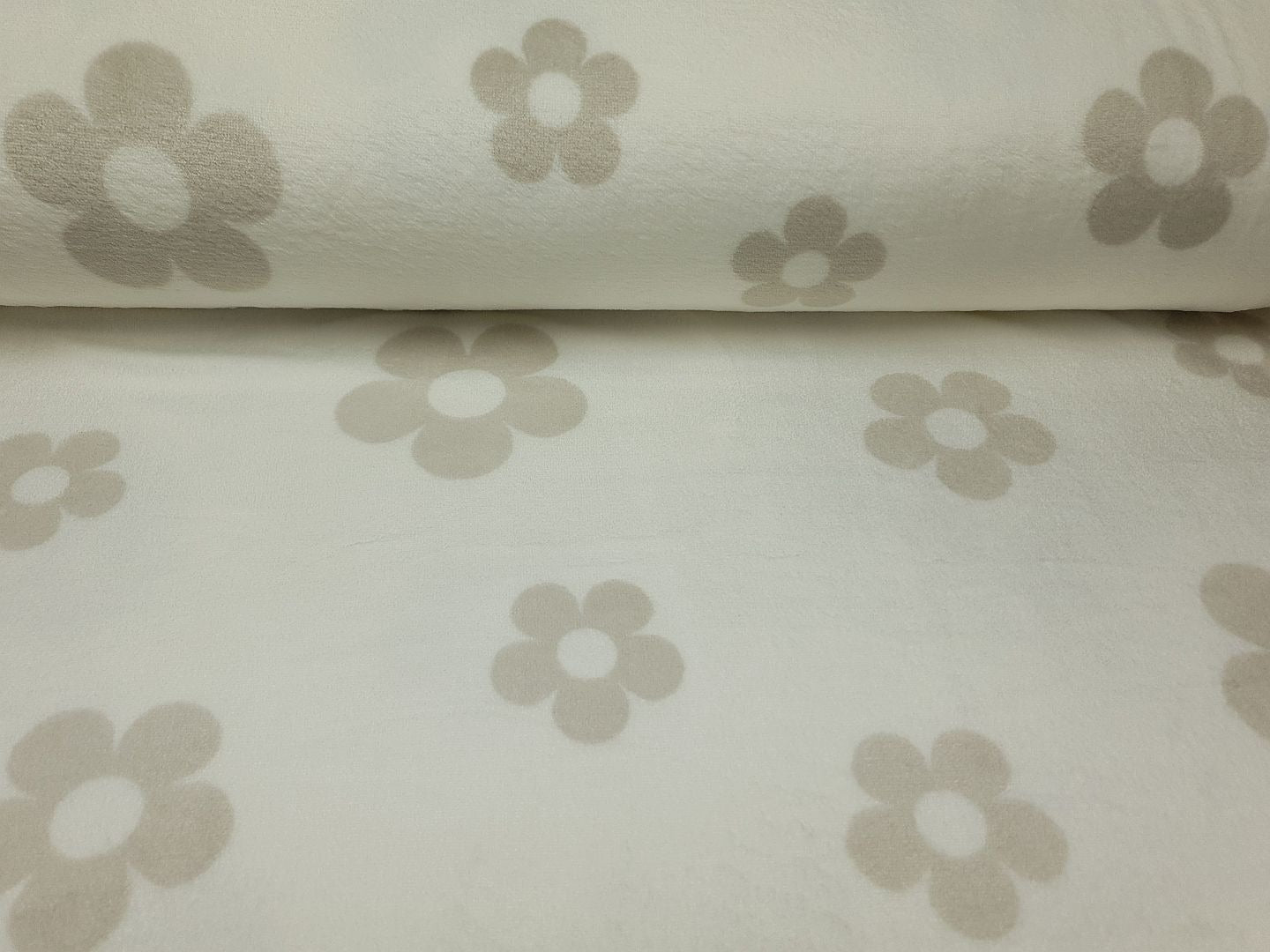 Wellnessfleece Flowers offwhite/sand