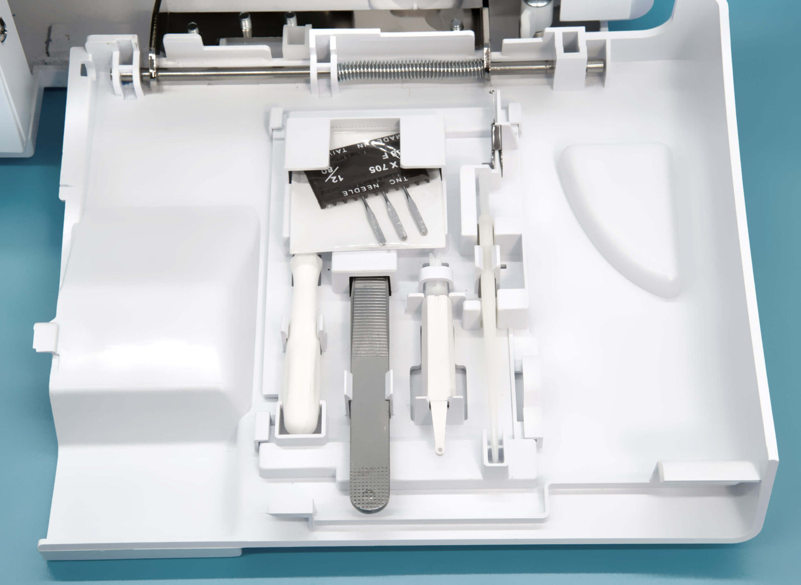 Juki MO-3500 Sumato Overlockmaschine mit Lufteinfädelung